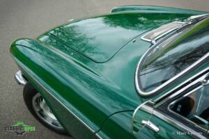Image 21/34 of Volvo 1800 ES (1972)