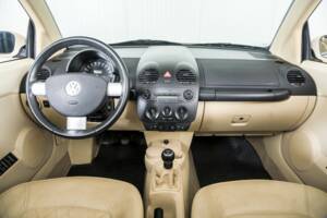 Bild 7/50 von Volkswagen New Beetle 1.6 (2003)