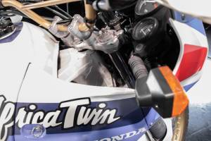 Bild 23/28 von Honda DUMMY (1989)