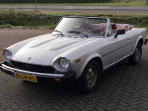 Afbeelding 1/8 van Alfa Romeo 2000 Spider Veloce (1979)