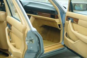 Bild 31/50 von Mercedes-Benz 420 SE (1988)