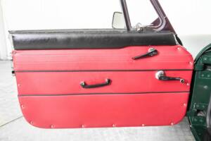 Image 32/50 de MG MGB GT (1966)
