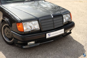 Image 63/98 of Mercedes-Benz 300 E-24 (1992)