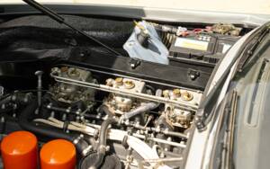 Bild 78/81 von Ferrari 365 GT4 2+2 (1973)