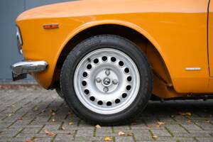 Image 5/38 of Alfa Romeo Giulia GT 1300 Junior (1968)