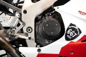 Image 14/44 of Honda CBR 900RR Fireblade (1999)
