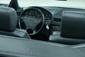 Image 28/50 of Mercedes-Benz SL 500 (1994)
