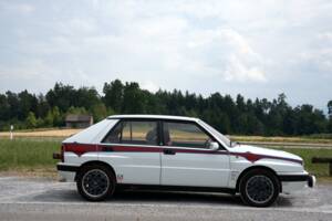 Image 12/47 of Lancia Delta HF Integrale (1988)