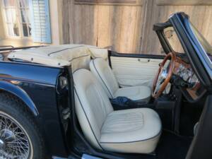 Afbeelding 10/18 van Triumph TR 4A IRS (1967)