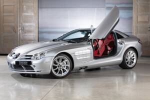 Bild 15/29 von Mercedes-Benz SLR McLaren (2004)