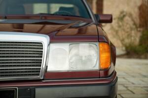 Image 21/50 of Mercedes-Benz 300 CE-24 (1991)