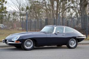 Bild 3/32 von Jaguar E-Type 4.2 (1967)