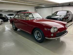 Image 44/50 of Ferrari 330 GT 2+2 (1965)
