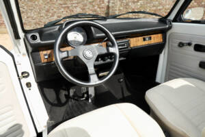 Immagine 36/50 di Volkswagen Kever 1303 &quot;Triple White&quot; (1977)