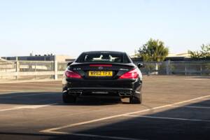Image 11/33 de Mercedes-Benz SL 63 AMG (2012)