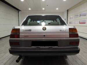 Bild 5/14 von Alfa Romeo Giulietta 2.0 Turbodiesel (1985)