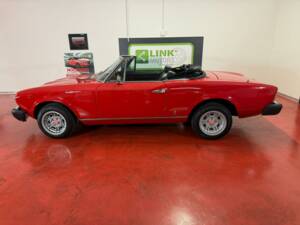 Image 24/50 de FIAT 124 Spider CS1 (1978)