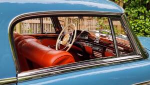 Image 7/39 of Mercedes-Benz 220 SE (1958)