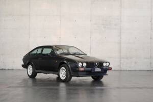 Bild 19/48 von Alfa Romeo GTV 6 2.5 (1981)