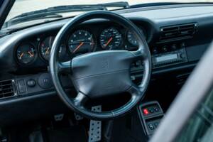 Image 17/31 of Porsche 911 Turbo (1995)
