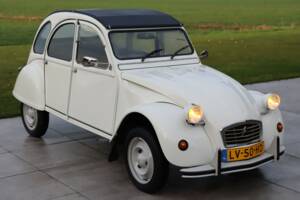 Image 36/50 of Citroën 2 CV 6 (1985)