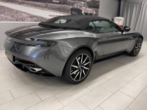 Afbeelding 8/18 van Aston Martin DB 11 Volante (2020)