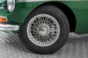 Bild 4/50 von MG MGB GT (1968)