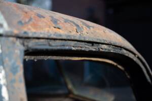 Image 72/134 of Ford V8 (1937)