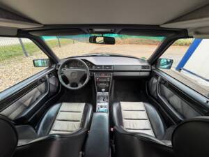 Bild 5/15 von Mercedes-Benz E 500 (1995)