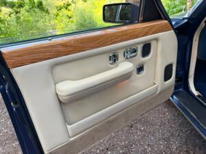 Image 22/46 of Rolls-Royce Silver Spirit III (1996)