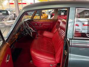 Image 33/36 of Bentley S 3 (1965)