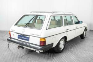 Bild 26/50 von Mercedes-Benz 300 D (1983)