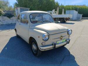 Image 26/44 of FIAT 600 D (1967)
