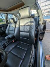 Immagine 2/72 di BMW 328i (1996)