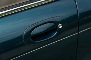 Bild 15/50 von Jaguar XJ6 3.2 (1995)