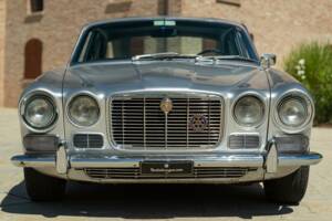 Image 3/50 de Jaguar XJ 6 4.2 (1970)