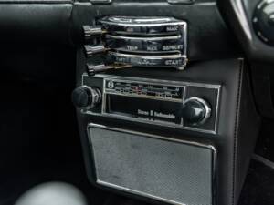 Bild 39/62 von Aston Martin DB 6 Mk II (1970)