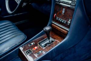 Image 27/31 of Mercedes-Benz 560 SL (1987)