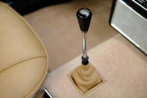 Image 8/15 of Aston Martin DB 5 (1964)