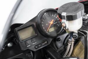 Afbeelding 32/44 van Yamaha YZF 1000 R1 (1998)