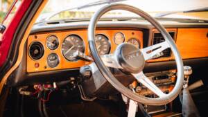 Image 8/26 of Triumph Stag (1976)