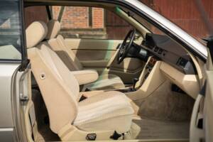 Afbeelding 45/63 van Mercedes-Benz 230 CE (1988)