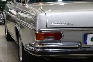 Imagen 31/38 de Mercedes-Benz 300 SEL 3.5 (1970)