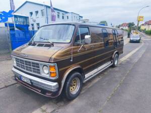 Immagine 18/143 di Dodge B 200 Sportsman (1978)