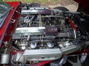 Image 16/19 of Jaguar Type E V12 (2+2) (1971)