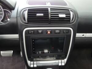 Image 45/99 of Porsche Cayenne Turbo (2007)