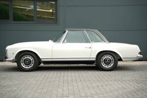 Image 6/50 de Mercedes-Benz 280 SL (1968)