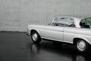 Image 39/49 de Mercedes-Benz 280 SE (1970)