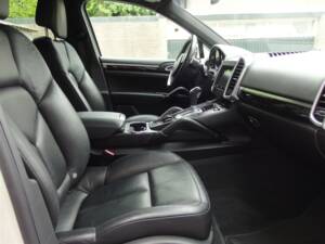 Bild 60/99 von Porsche Cayenne S (2010)