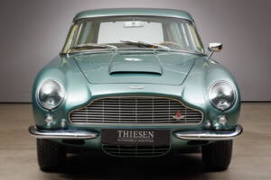 Imagen 2/39 de Aston Martin DB 6 Shooting Brake (1965)